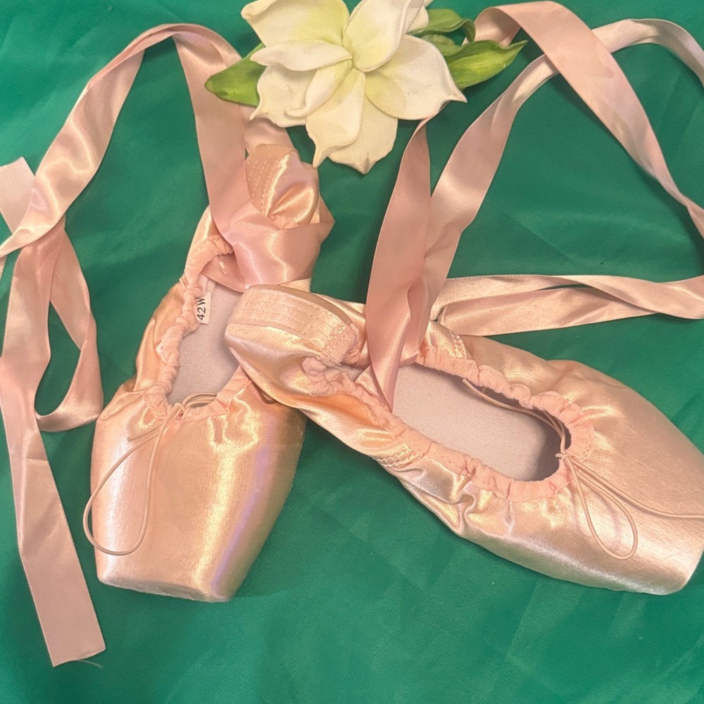 Pink Satin Ballet Pointe Shoes